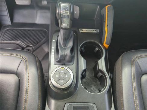 Used 2023 Ford Bronco Badlands image 15