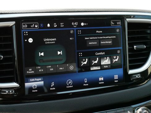 Used 2024 Chrysler Pacifica Touring-L FWD image 22