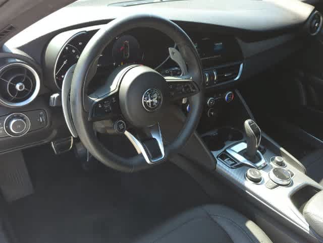 Used 2025 Alfa Romeo Giulia AWD image 10
