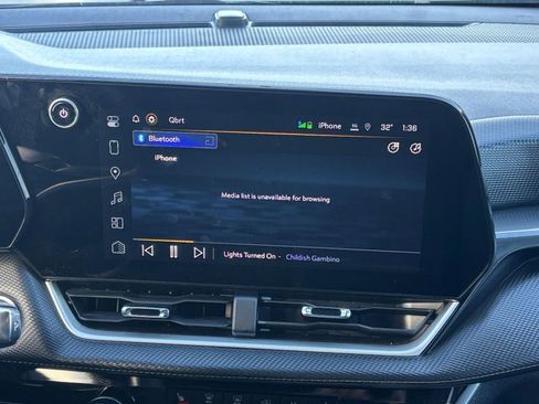 Used 2025 Chevrolet Equinox LT image 18