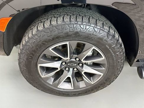 Used 2021 Chevrolet Suburban Z71 AWD/4WD image 32