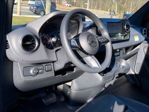 New 2025 Mercedes-Benz Sprinter 2500 image 10