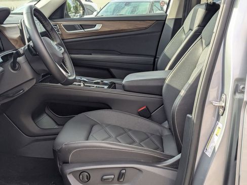 Used 2025 Volkswagen Atlas SE FWD image 22