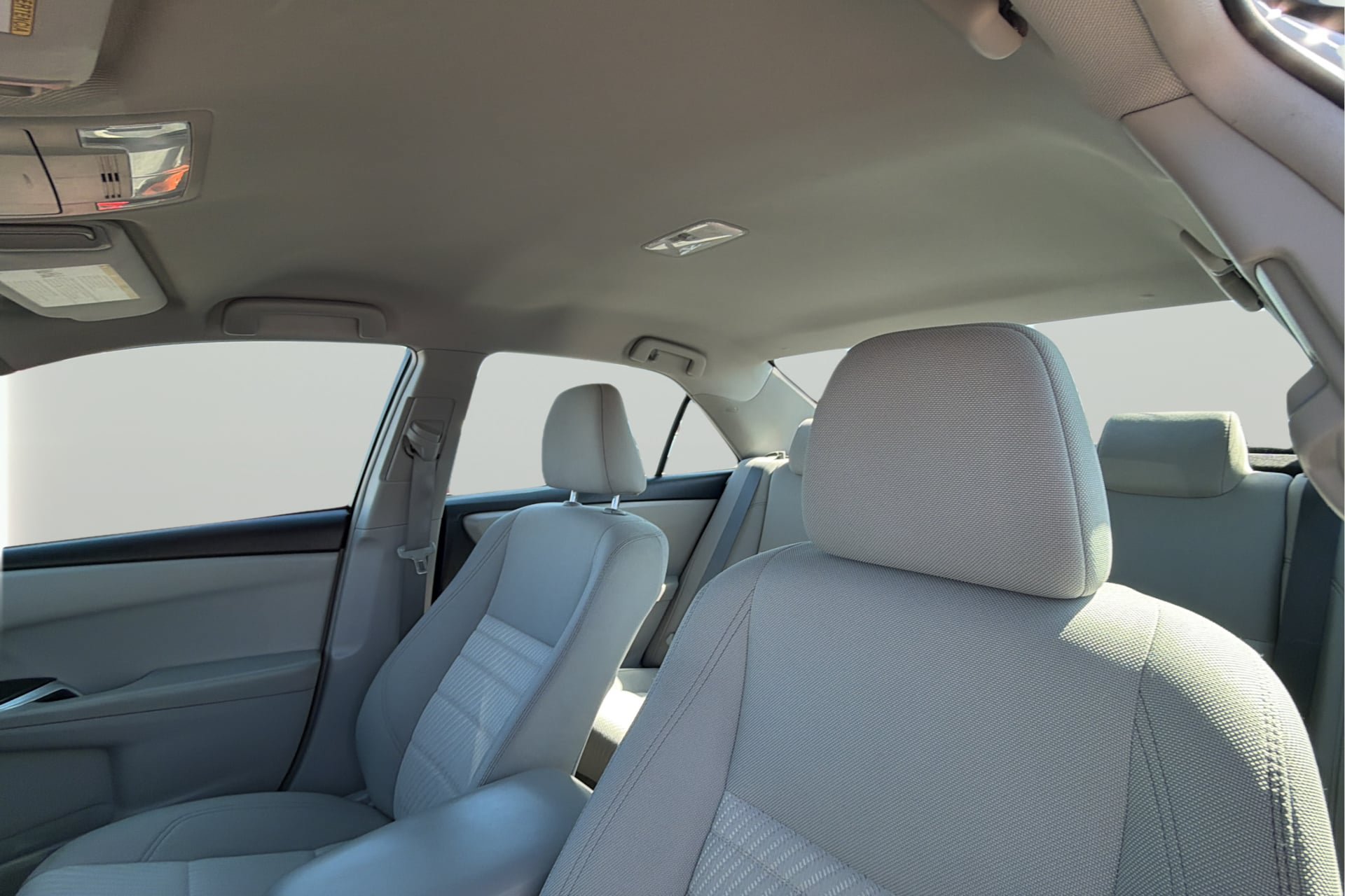 Used 2016 Toyota Camry LE FWD image 32