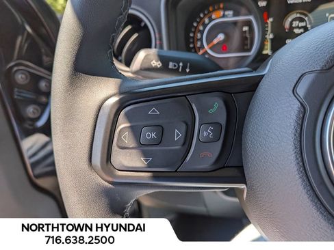 Used 2026 Jeep Wrangler Unlimited Rubicon AWD/4WD image 27