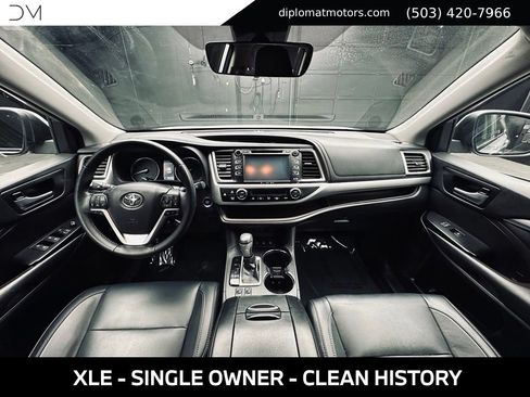 Used 2018 Toyota Highlander XLE AWD/4WD image 35