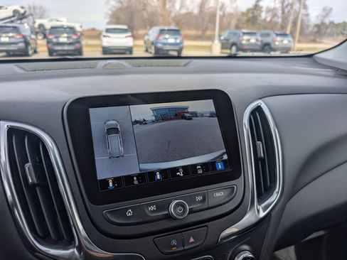 Used 2024 Chevrolet Equinox LT AWD/4WD image 18