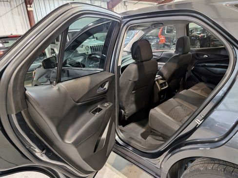 Used 2018 Chevrolet Equinox LT FWD image 18