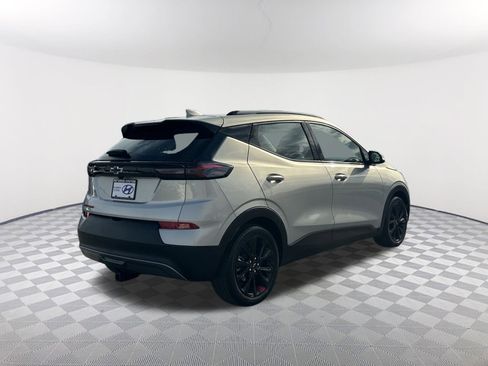 Used 2023 Chevrolet Bolt EUV LT w/ Convenience Package image 7