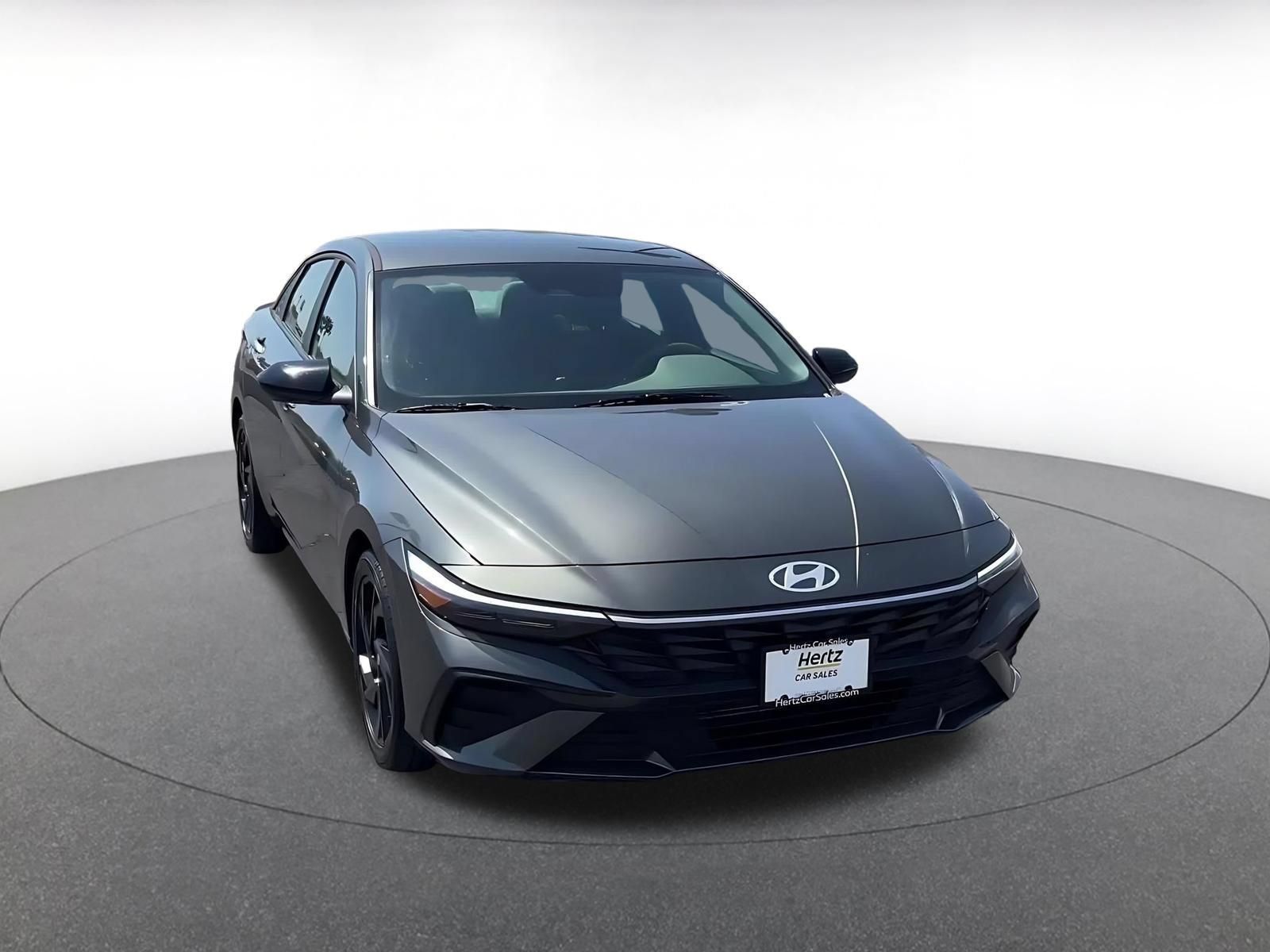 Used 2026 Hyundai Elantra Sport FWD image 3