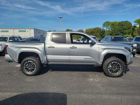 Certified 2025 Toyota Tacoma TRD Sport image 7