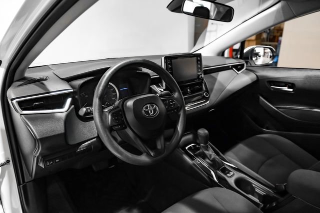 Used 2021 Toyota Corolla LE w/ Carpet Mat Package (TMS) FWD image 3