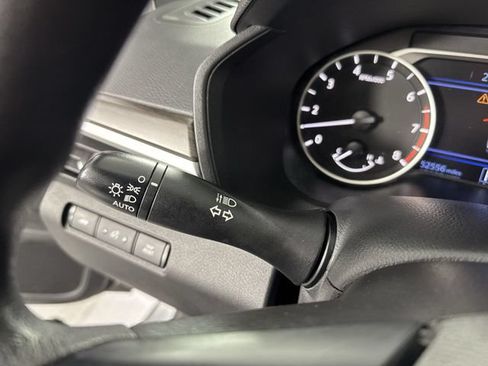 Used 2024 Nissan Altima 2.5 SV FWD image 14