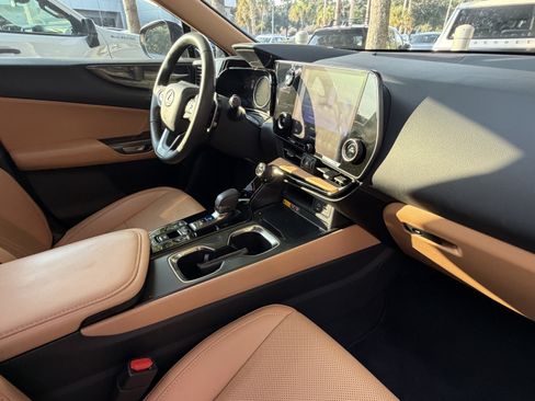 Used 2025 Lexus NX 250 FWD w/ Accessory Package (2T) image 46