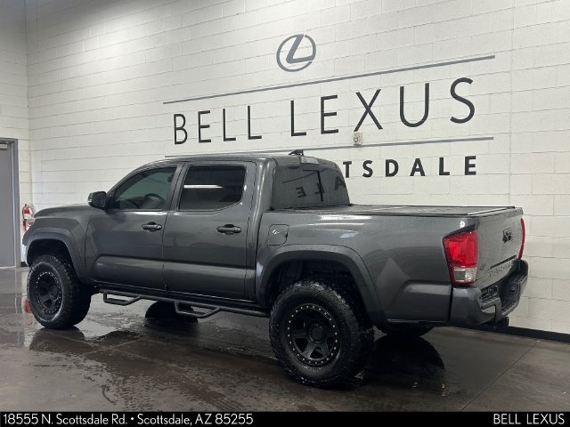 Used 2017 Toyota Tacoma TRD Off-Road AWD/4WD image 4