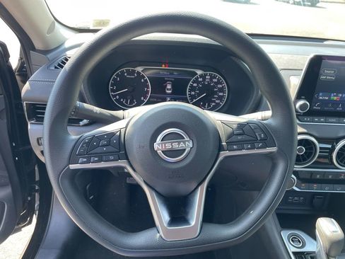 Used 2025 Nissan Sentra SV image 19