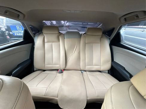 Used 2014 Toyota Avalon Limited w/ Technology Package FWD image 21
