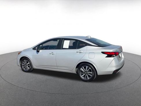 Used 2025 Nissan Versa SV image 10