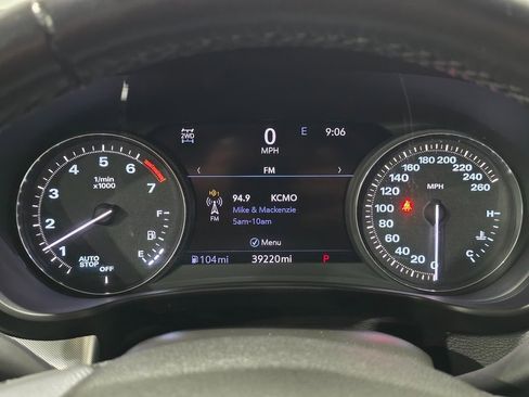 Used 2020 Cadillac XT4 Premium Luxury image 7