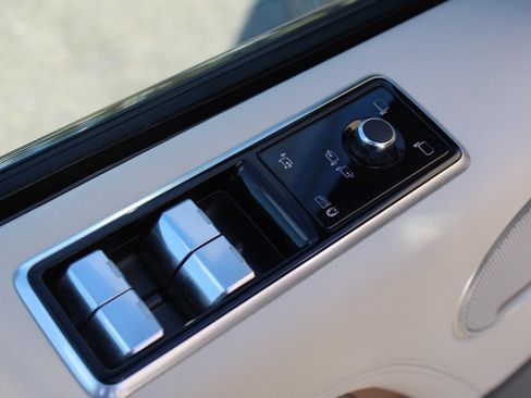 Used 2022 Land Rover Range Rover Westminster Edition image 12