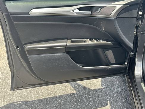 Certified 2020 Ford Fusion SE FWD image 10