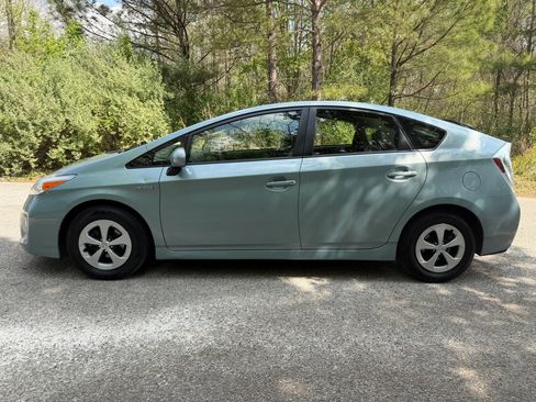 Used 2012 Toyota Prius Two FWD image 2