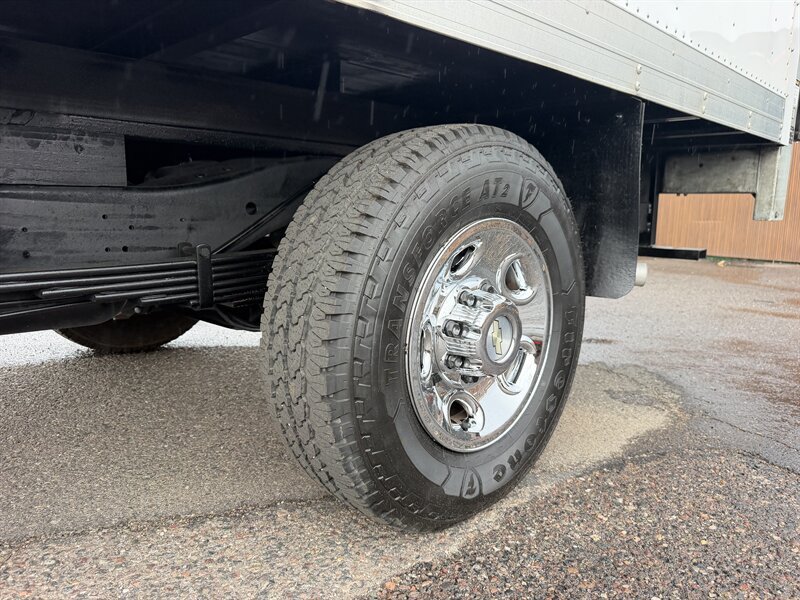 Used 2023 Chevrolet Express 3500 RWD image 13