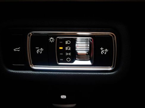 Used 2024 Lincoln Nautilus Reserve AWD/4WD image 33