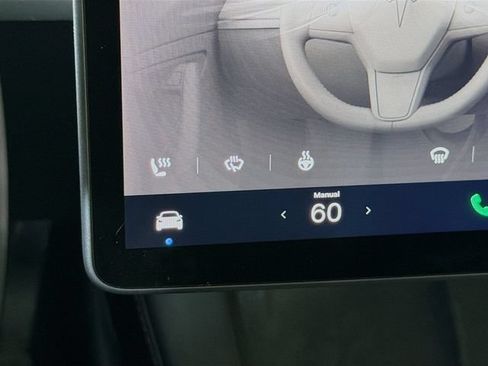 Used 2023 Tesla Model Y AWD image 21