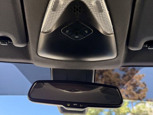 Used 2019 Toyota C-HR LE FWD image 32