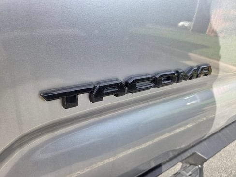 Used 2023 Toyota Tacoma SR5 w/ Technology Package RWD image 5