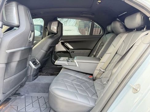 Used 2023 BMW 760i xDrive w/ Parking Assistance Package image 16