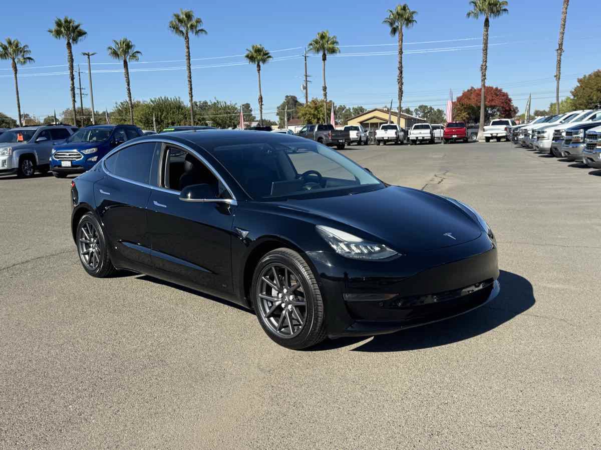 Used 2018 Tesla Model 3 Long Range RWD image 2