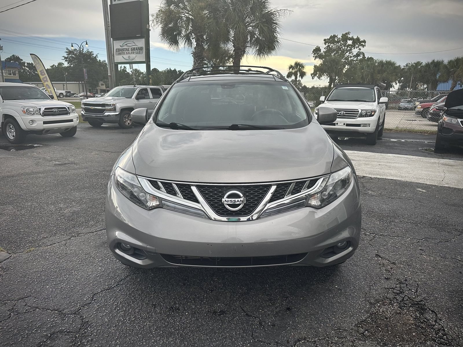 Used 2012 Nissan Murano LE w/ Platinum Pkg FWD image 2