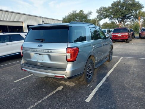 Used 2024 Ford Expedition XLT RWD image 2