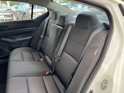 Used 2025 Nissan Altima 2.5 SV FWD image 38