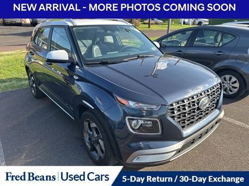 Used 2023 Hyundai Venue Limited w/ Cargo Package image 14