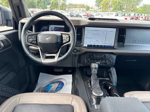 Used 2024 Ford Bronco Wildtrak AWD/4WD image 9