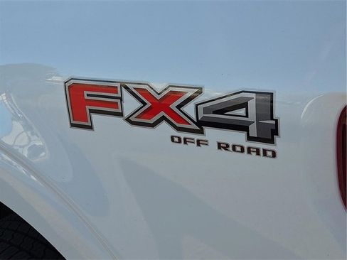 Used 2023 Ford F150 Lariat w/ Trailer Tow Package image 7