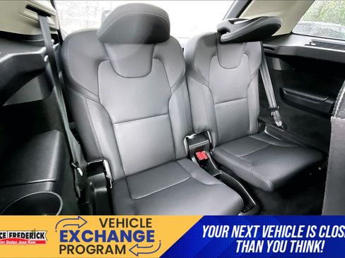 Used 2024 Volvo XC90 B5 Plus AWD/4WD image 24