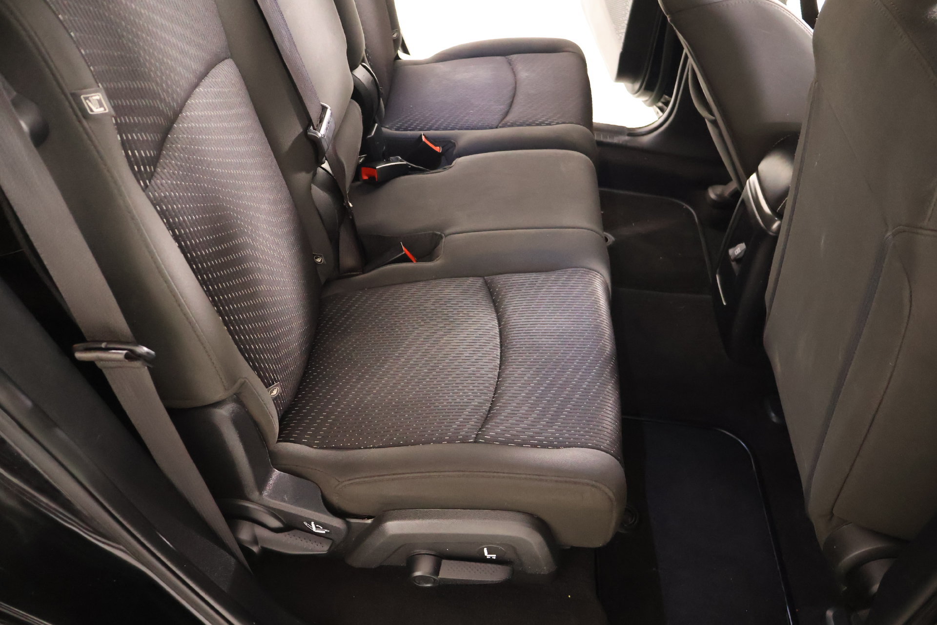 Used 2019 Dodge Journey SE FWD image 13