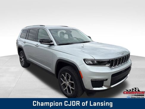 Used 2023 Jeep Grand Cherokee L Limited AWD/4WD image 9