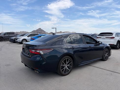 Used 2021 Toyota Camry SE w/ Carpet Mat Package (TMS) FWD image 3