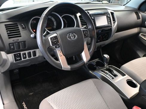 Used 2014 Toyota Tacoma PreRunner w/ SR5 Package RWD image 10