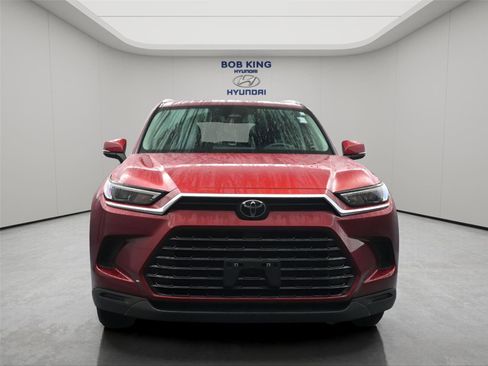 Used 2024 Toyota Grand Highlander XLE FWD image 22