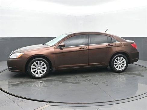 Used 2012 Chrysler 200 Touring image 2