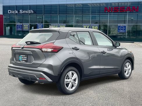 New 2025 Nissan Kicks Play S image 6