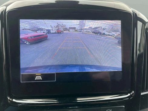 Used 2022 Chevrolet Traverse LT image 15