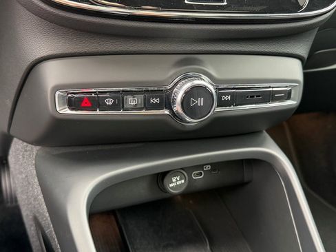 Certified 2023 Volvo C40 P8 Recharge Ultimate AWD/4WD image 36