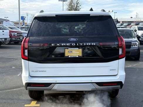 Certified 2025 Ford Expedition Max Platinum image 6
